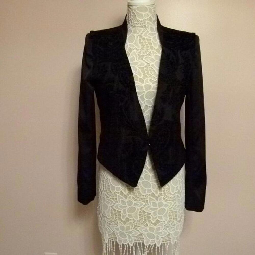 LKNW W118 by Walter Baker unique black embroidered blazer jacket M